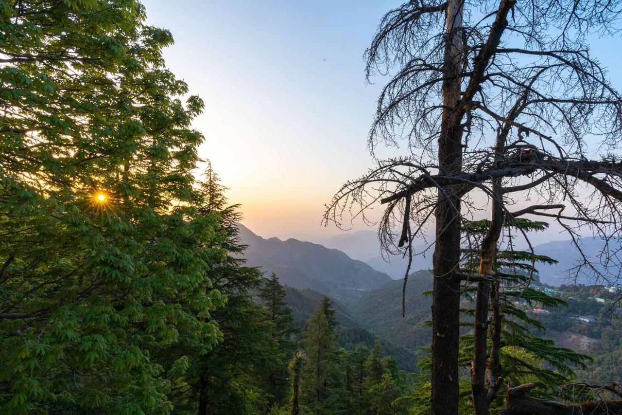 Stayvista Mellow Cottage Scenic View Near Mall Road Mussoorie Bagian luar foto