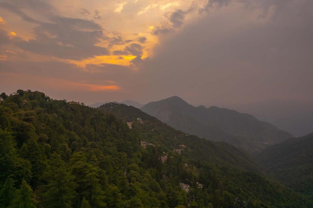 Stayvista Mellow Cottage Scenic View Near Mall Road Mussoorie Bagian luar foto